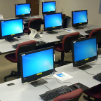 MEN przypomina - od 1 września 2013 r. "jeden uczeń przy jednym komputerze"